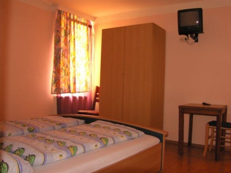 Pension Milan Zell am See Exterior photo